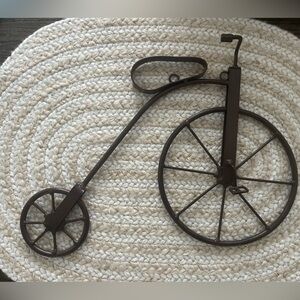 Vintage-Style Brown Metal Bicycle Wall Decor